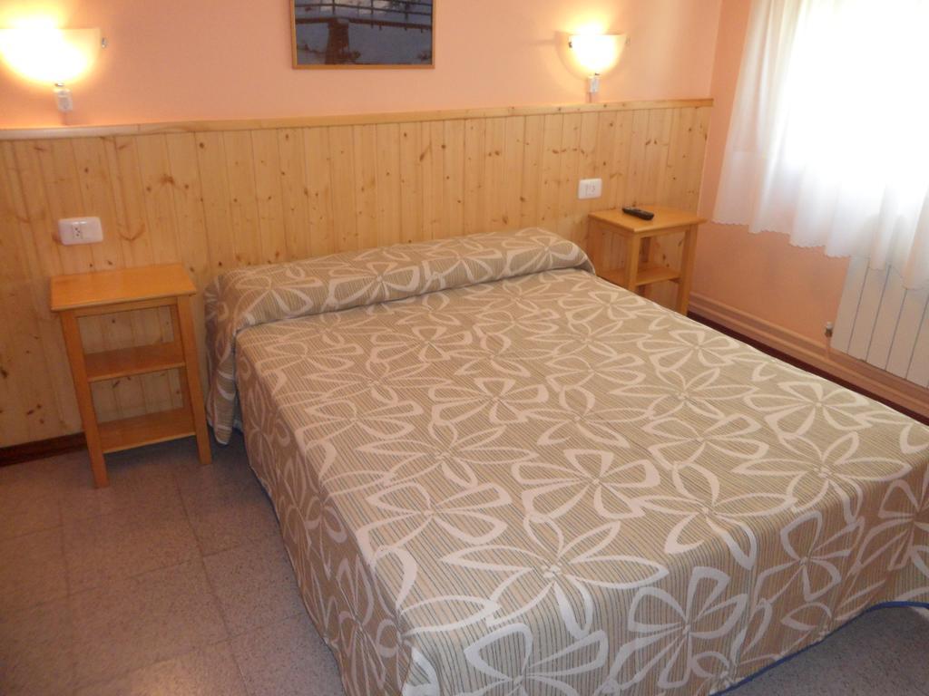 מלון Nigrán Hostal Alce מראה חיצוני תמונה